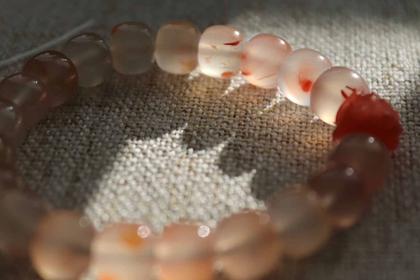 Pink Lychee agate bracelet 10 mm