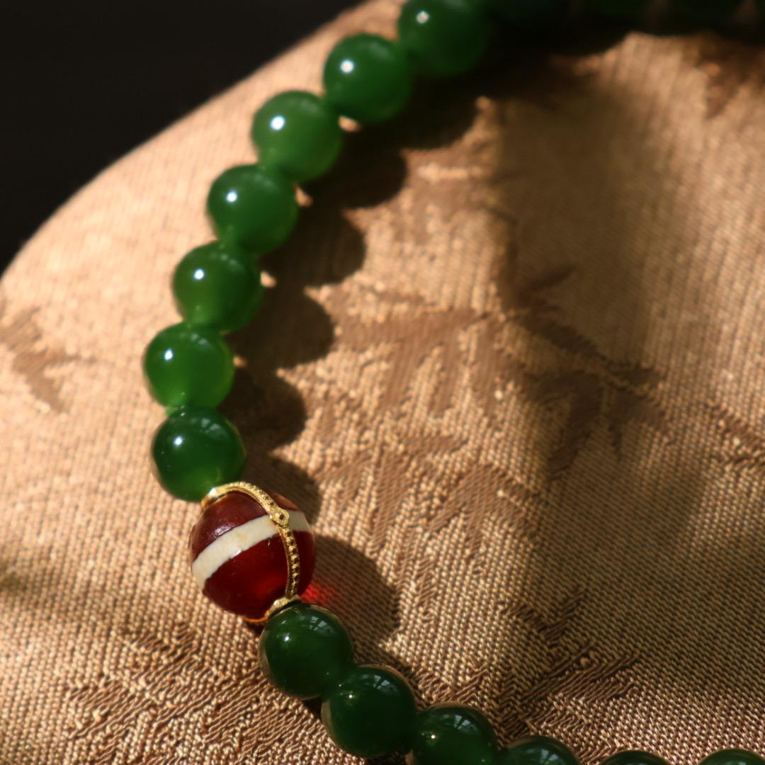 6mm lush green nephrite Jade and old agate with 18k gold bracelet 阳绿碧玉和老玛瑙手串