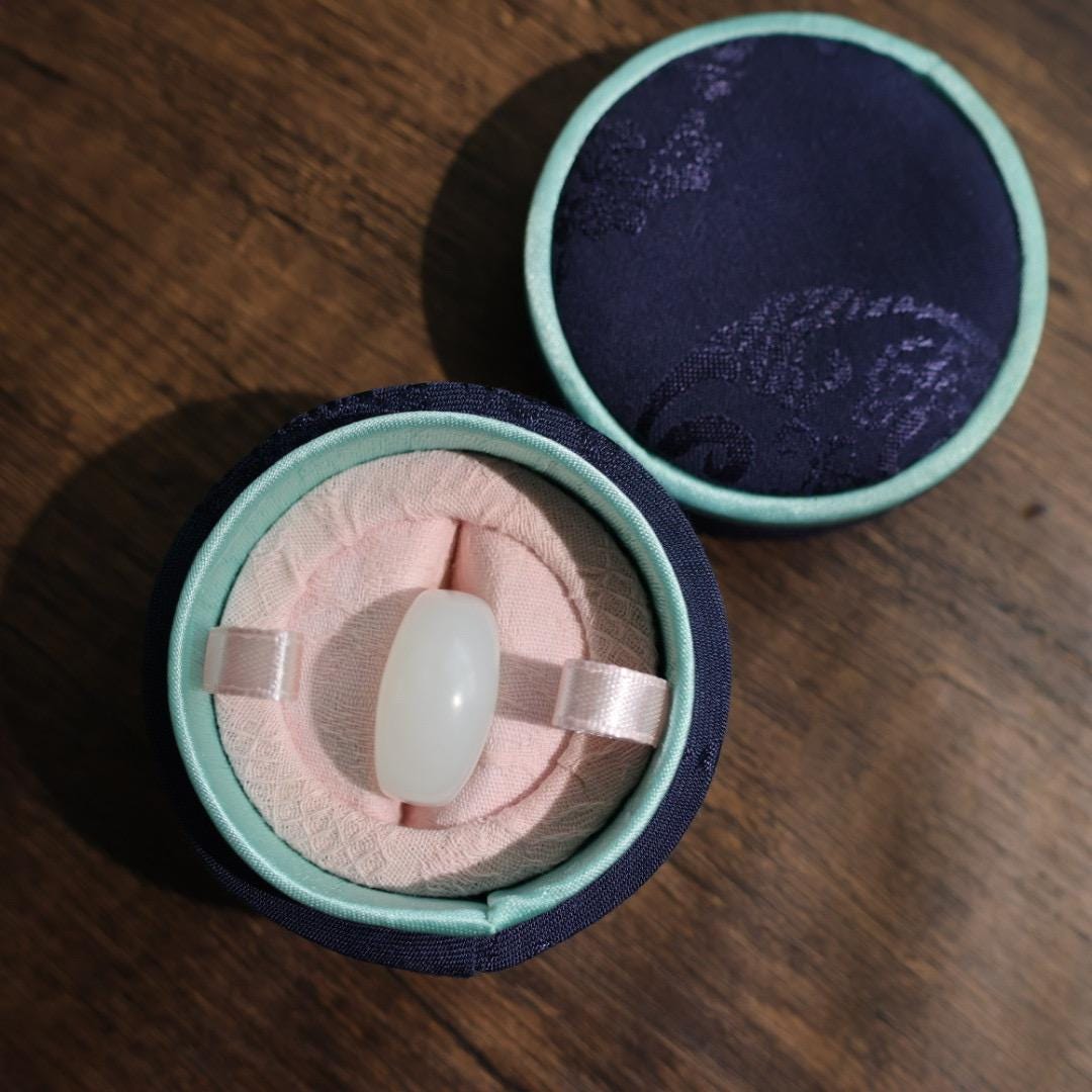 Mutton Fat White Nephrite jade ring size 6.5