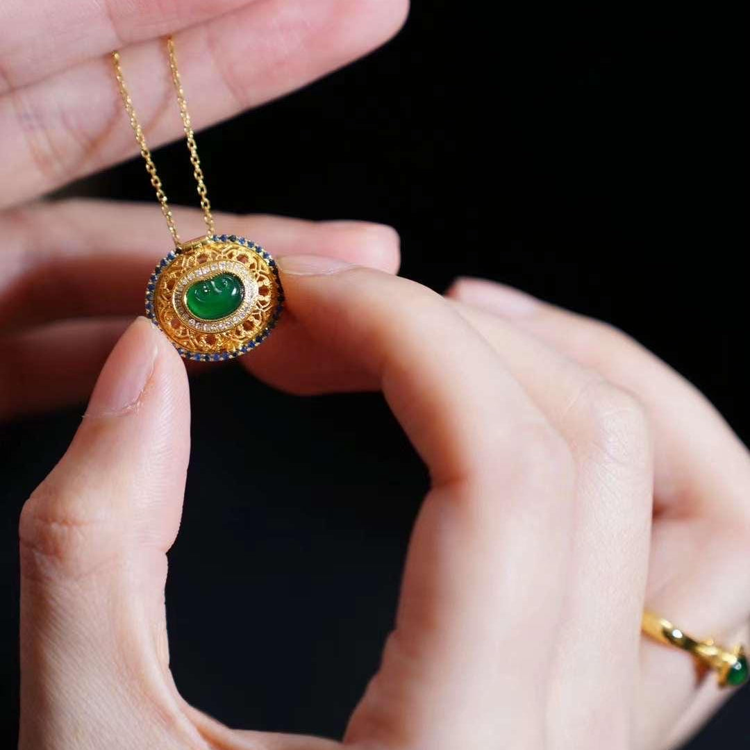 18K gold ring and pendant with lush green jadeite jade gemstone incense holder