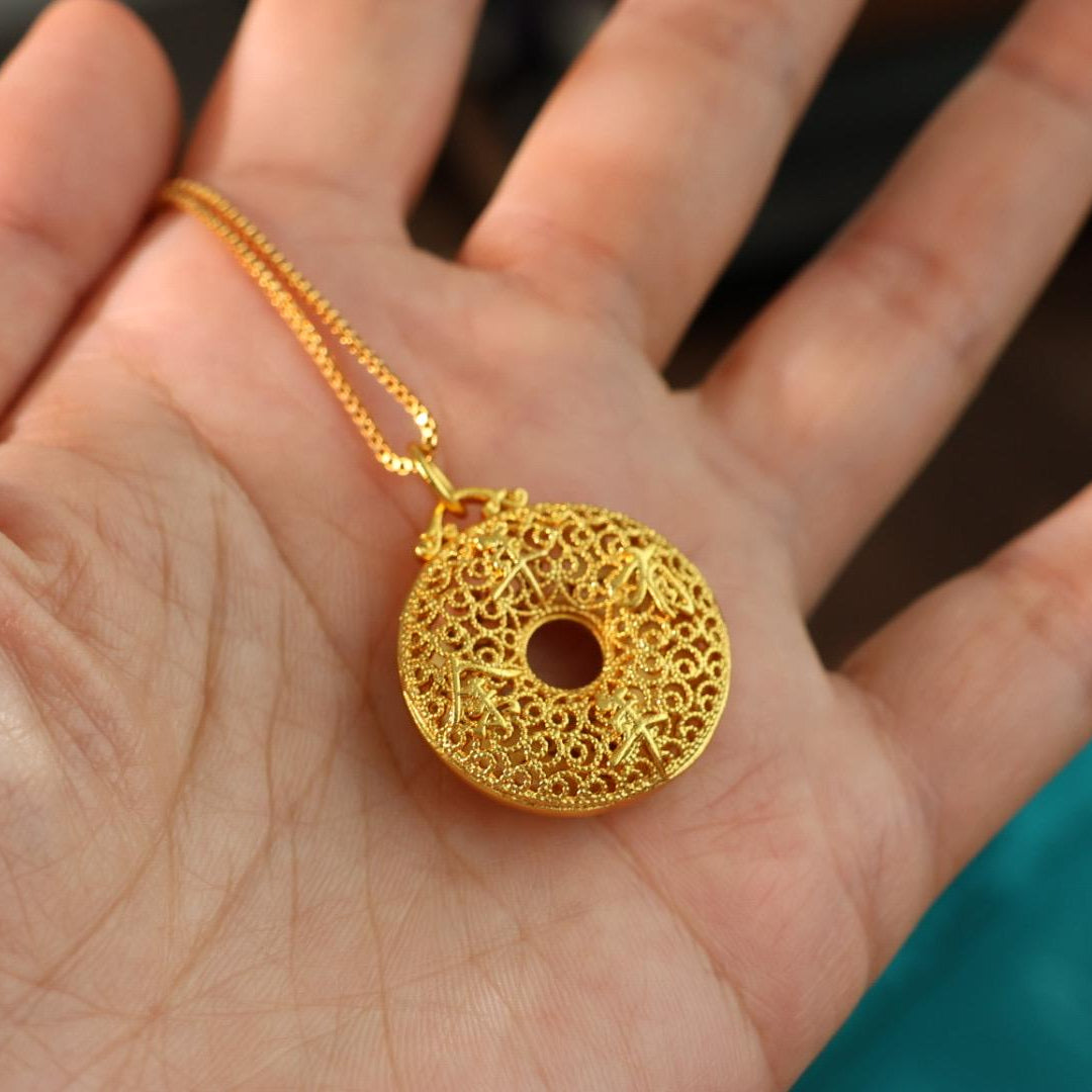 24k gold plated koi and lotus leaf pendant 足金色鱼戏莲甜甜圈吊坠