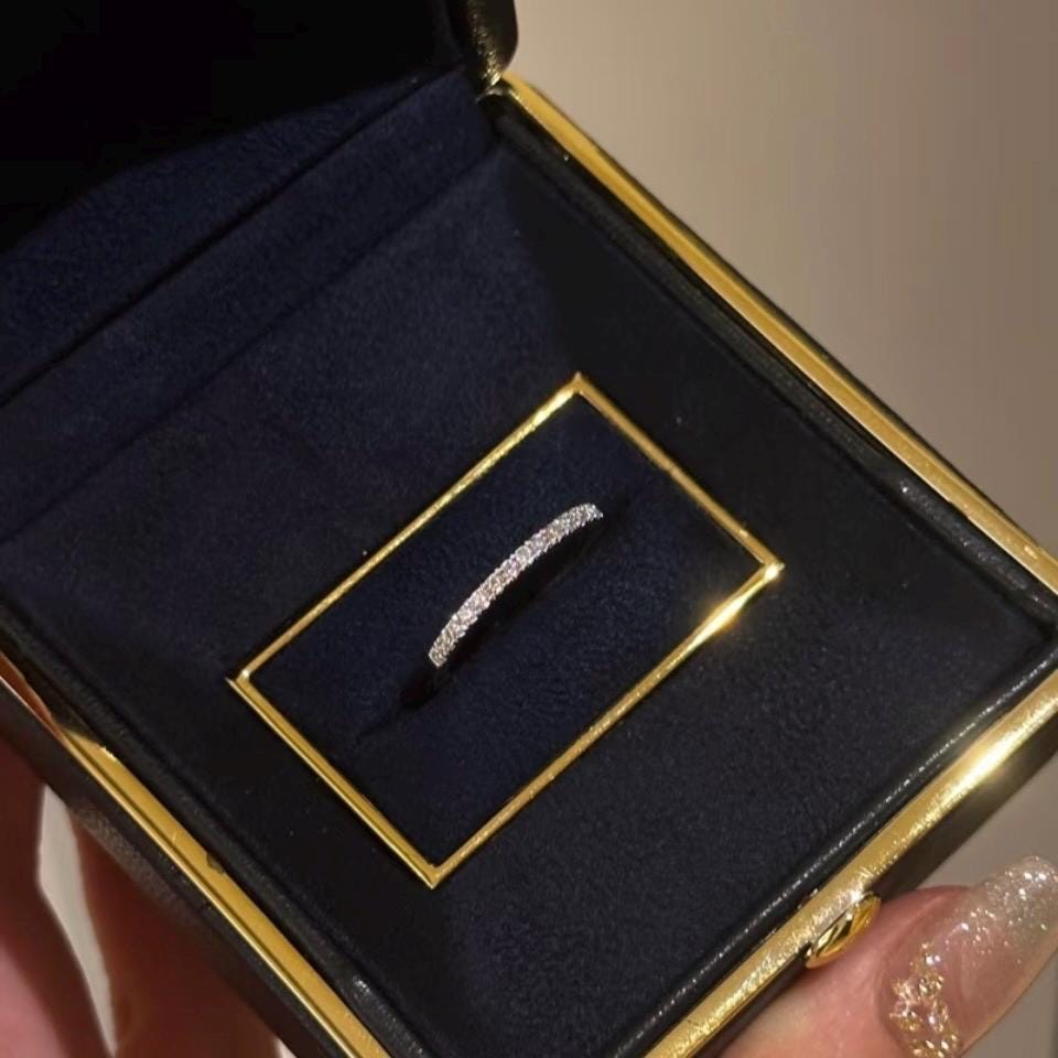 Size 5 semi eternity wedding band ring diamond simulant 925 silver ring