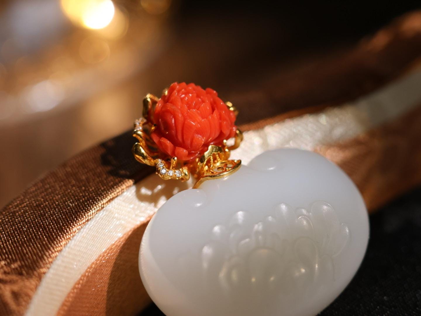 Certified Mutton fat white nephrite coral solid 18K gold peony lock pendant 羊脂白珊瑚牡丹花锁吊坠