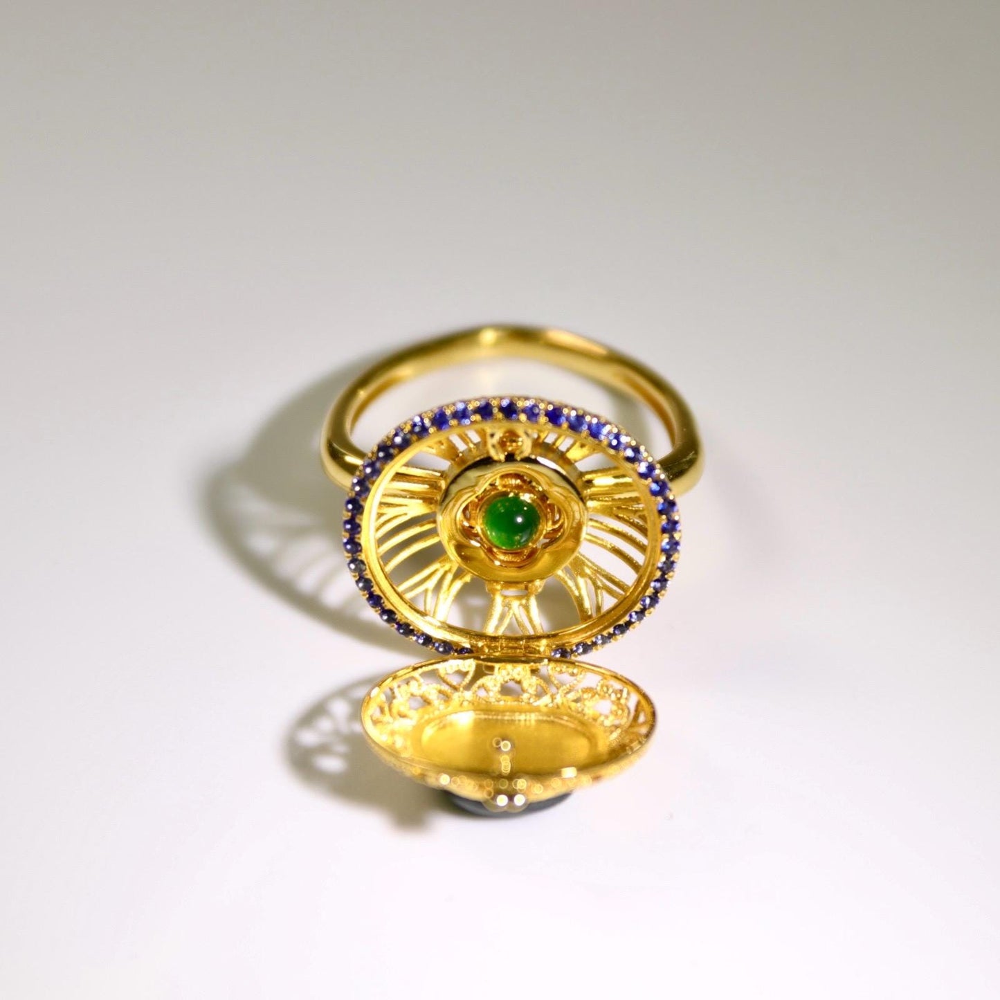 18K gold ring and pendant with lush green jadeite jade gemstone incense holder