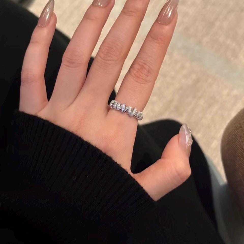 Size 6 s925 silver and zirconia band ring