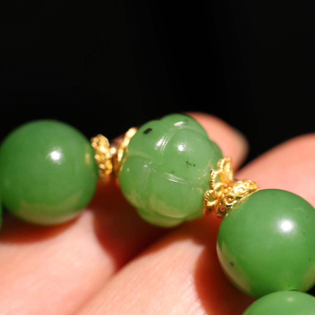 Super vibrant apple green nephrite bracelet 12mm