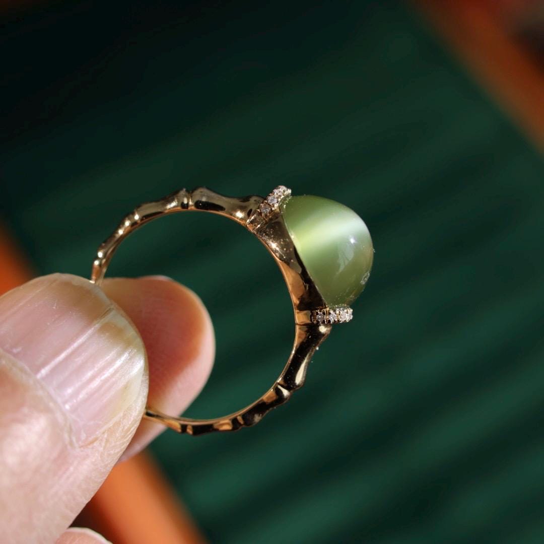 Certified Cat Eye Jade Ring: 18k Gold Bamboo Band, Diamond Accents, US Size 5.5