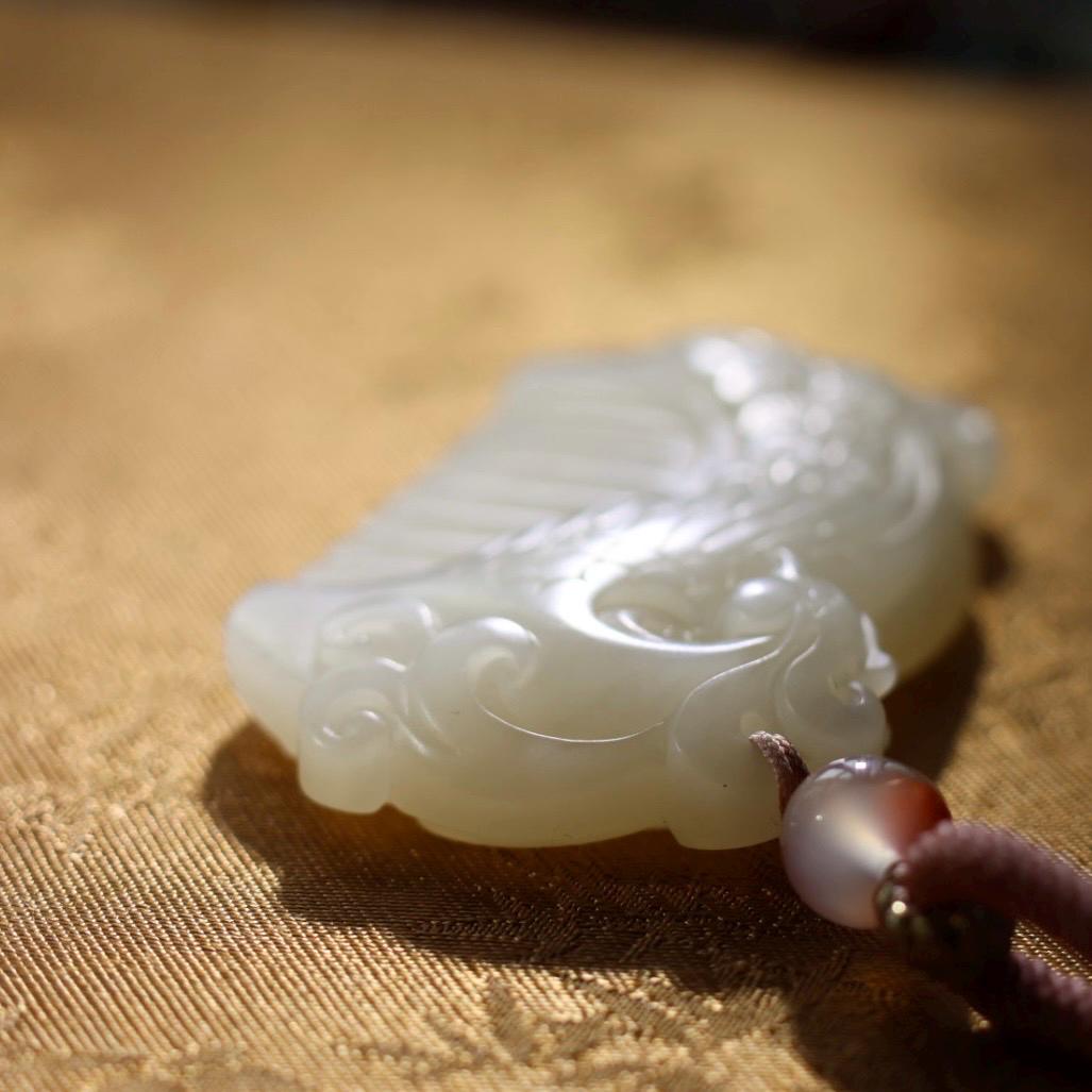 Phoenix and peony lotus pink nephrite comb pendant