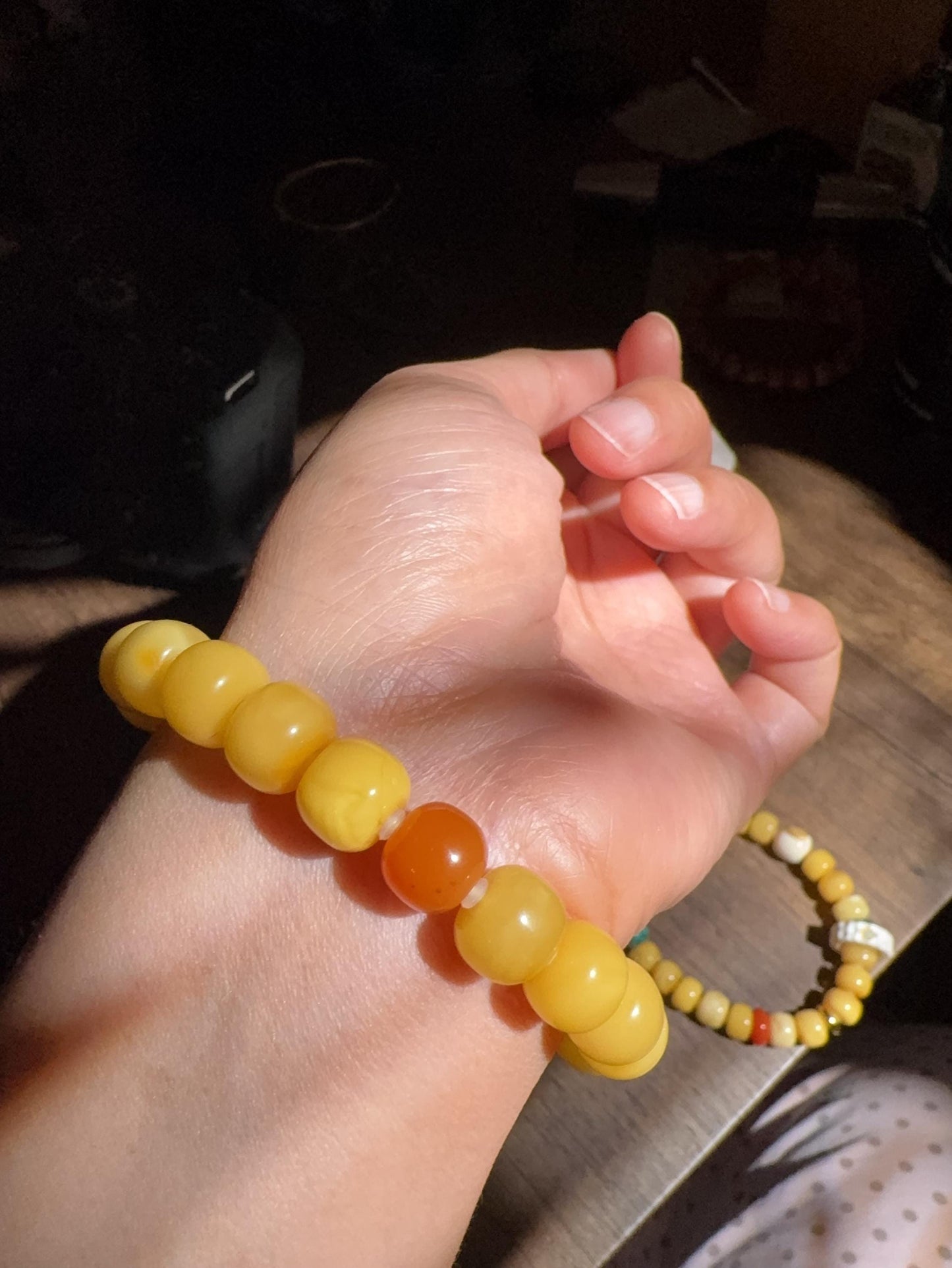 Butter Baltic Amber Straight Cut bracelet 8mm