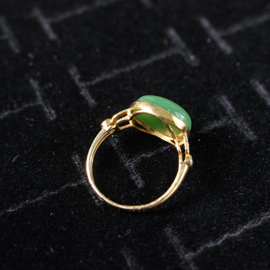 Green nephrite Jade Ring: 18k Gold Band,US Size 5.5
