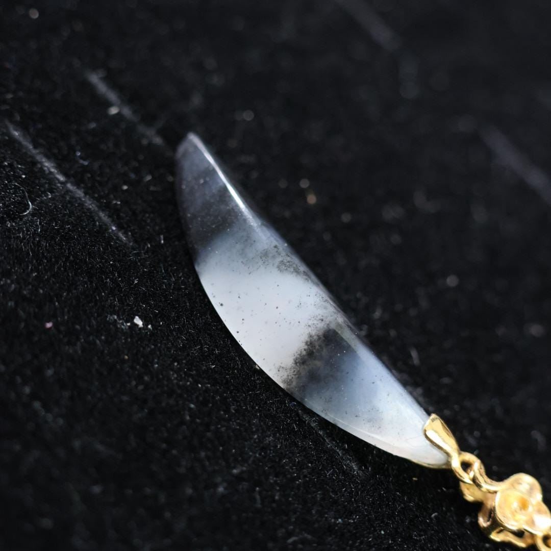 Antique style black and white nephrite nd solid gold earrings 18k