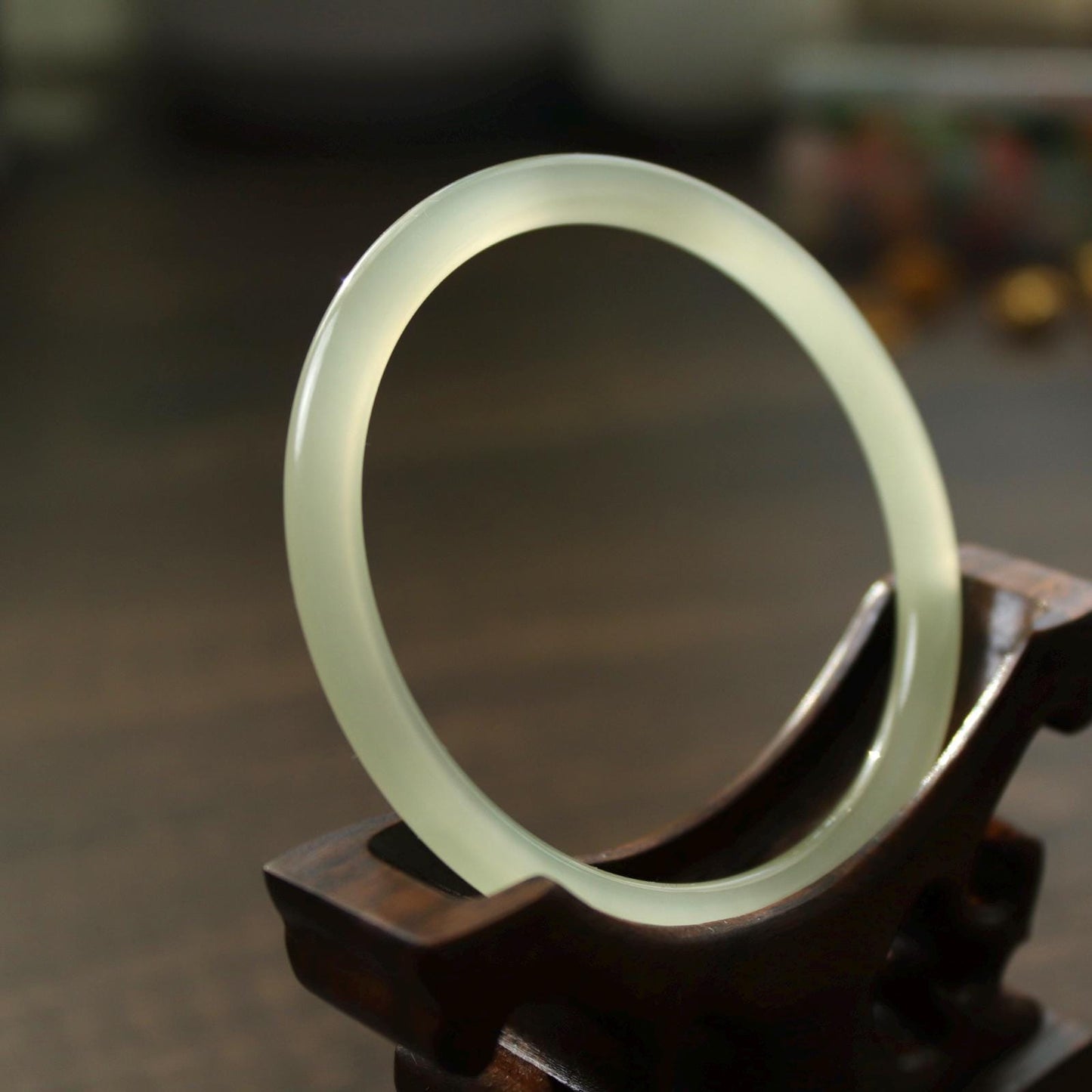 Nephrite Bangle: Light Green 56.7mm