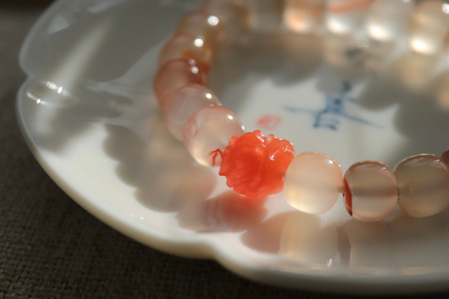 Pink Lychee agate bracelet 10 mm