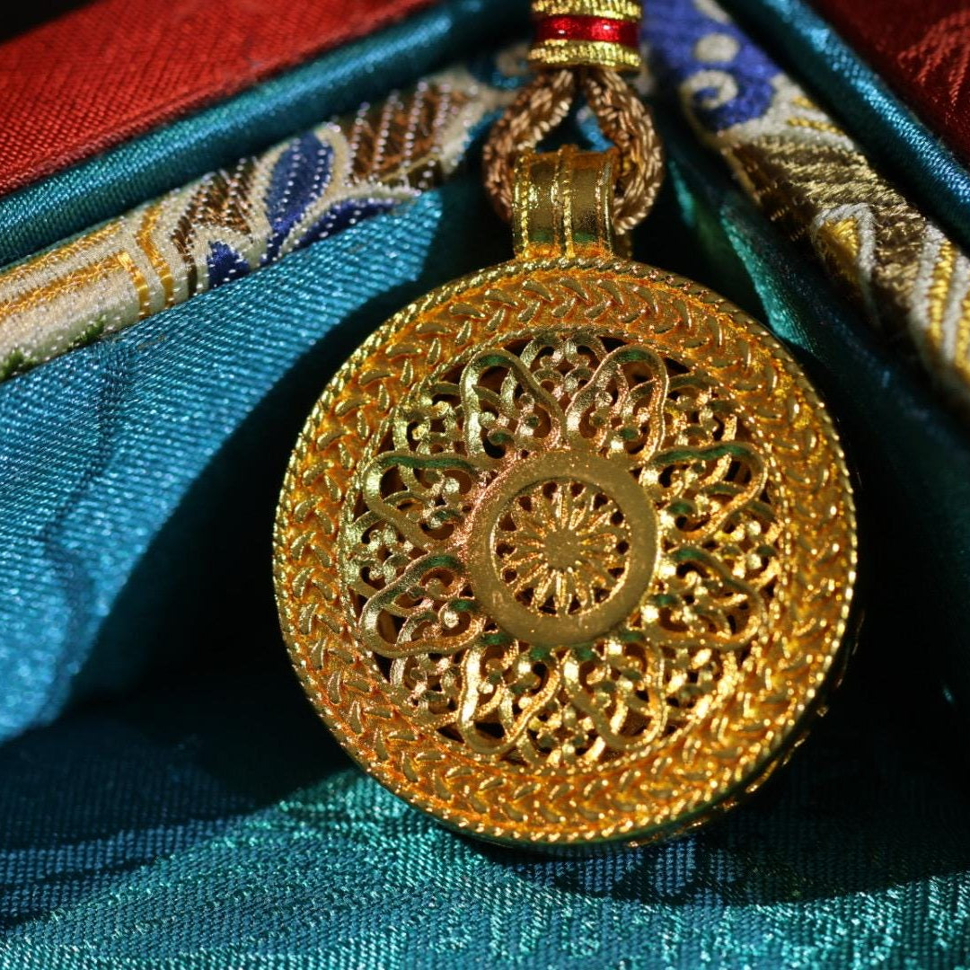 24k gold spinning compass pendant 转运罗盘