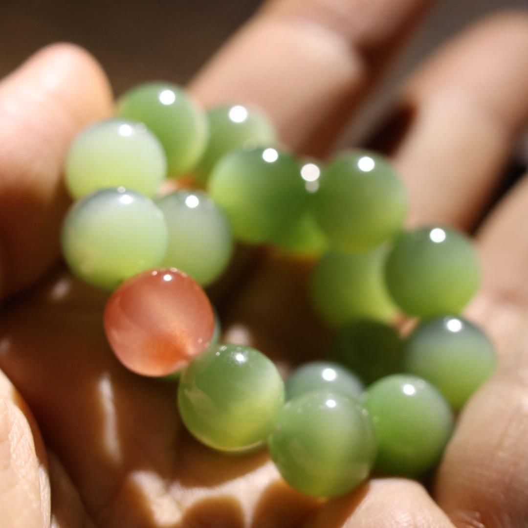 Cat eye green nephrite bracelet 10mm