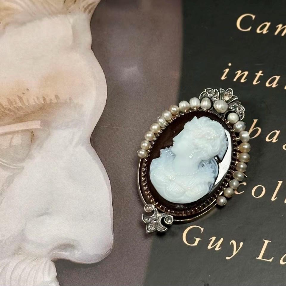 Antique cameo 18k gold brooch pendant
