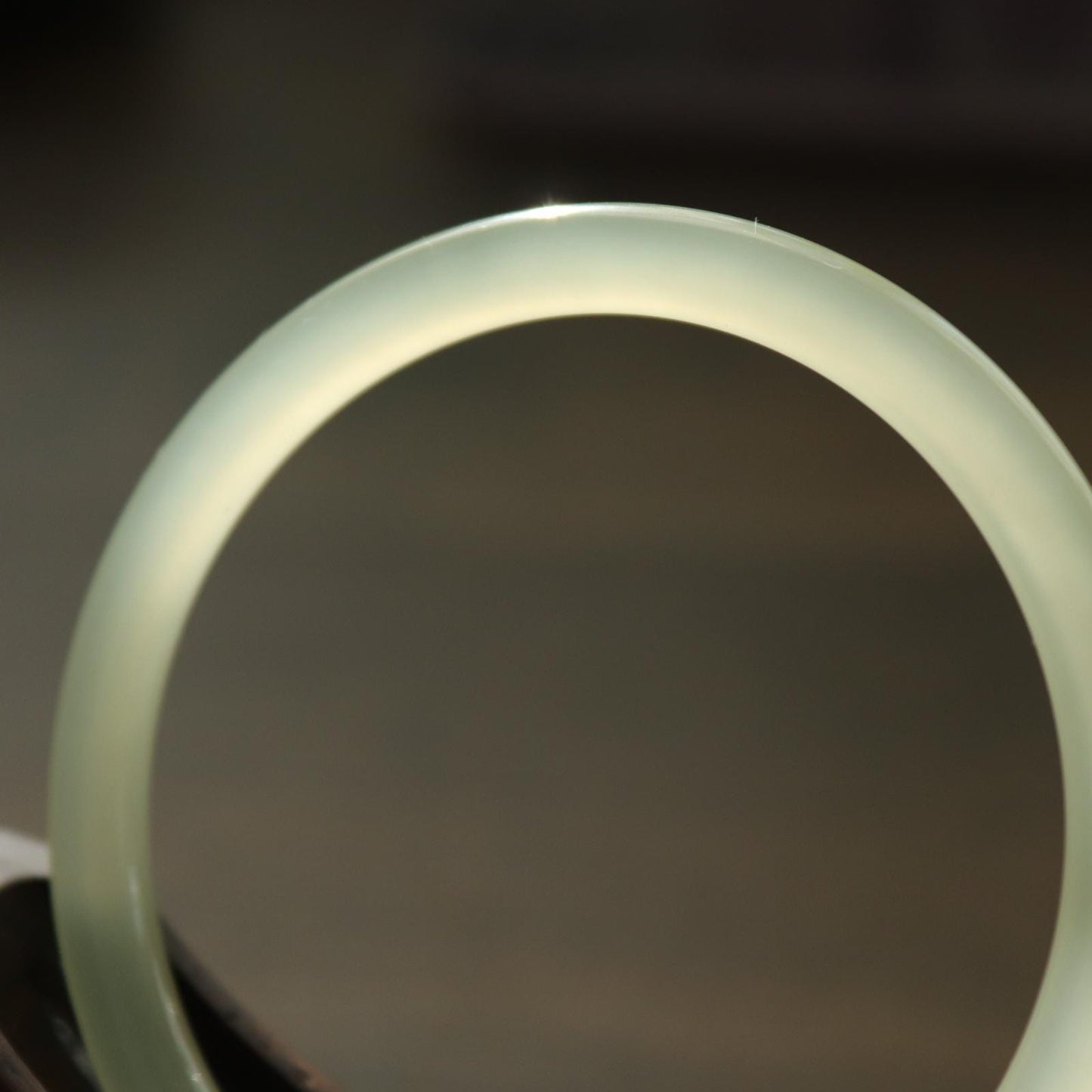 Nephrite Bangle: Light Green 56.7mm