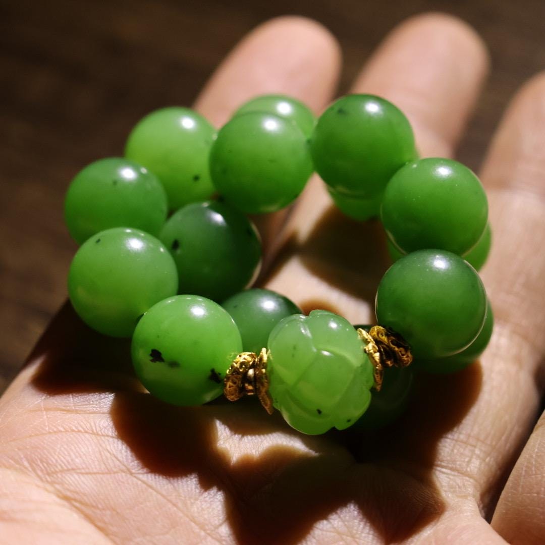 Super vibrant apple green nephrite bracelet 12mm