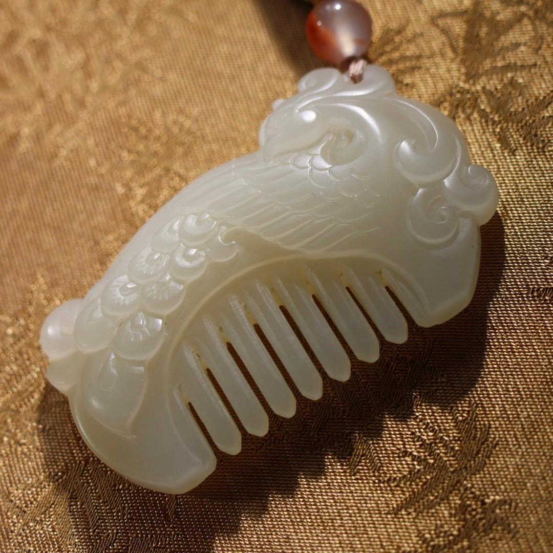 Phoenix and peony lotus pink nephrite comb pendant