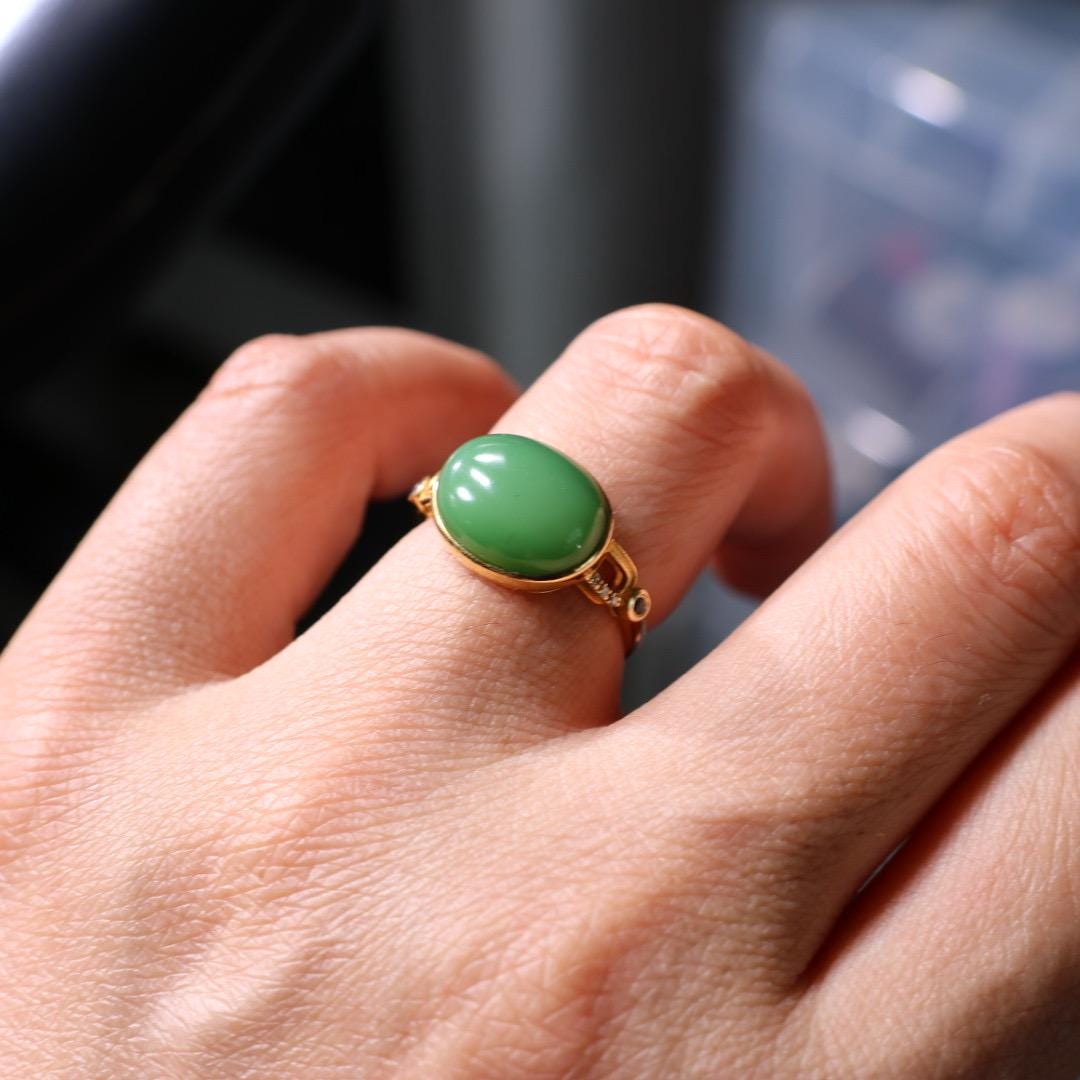 Green nephrite Jade Ring: 18k Gold Band,US Size 5.5