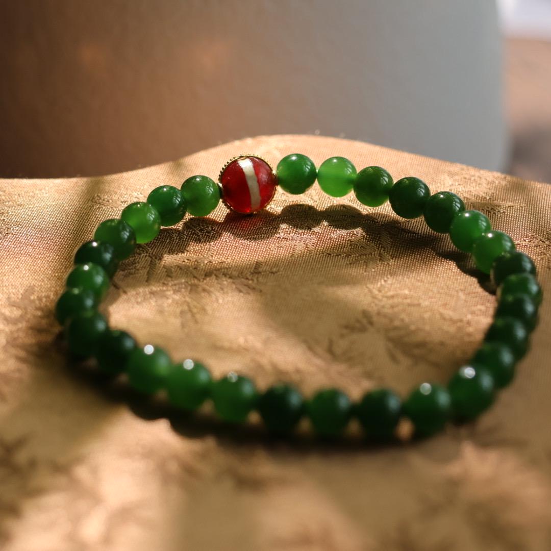 6mm lush green nephrite Jade and old agate with 18k gold bracelet 阳绿碧玉和老玛瑙手串