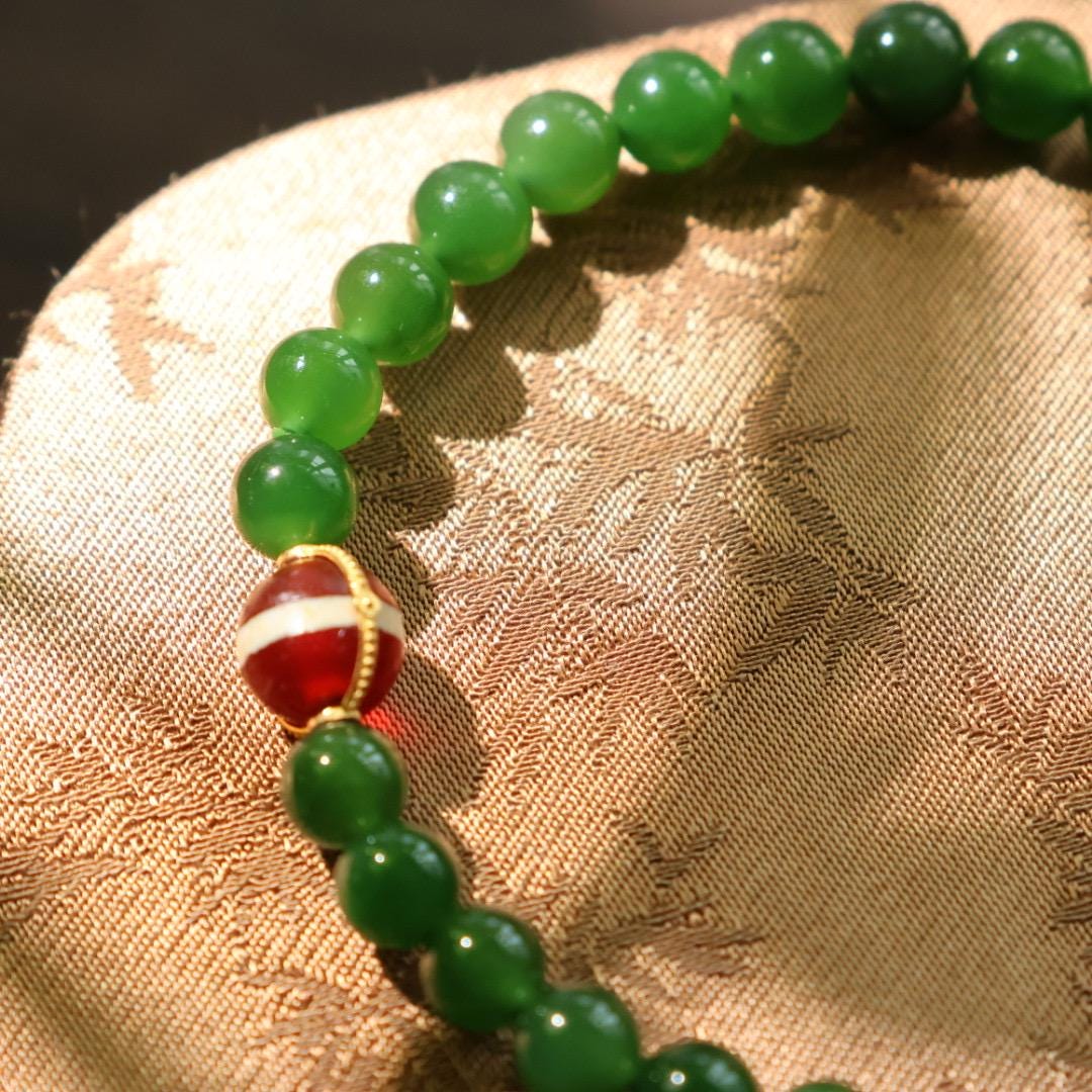 6mm lush green nephrite Jade and old agate with 18k gold bracelet 阳绿碧玉和老玛瑙手串