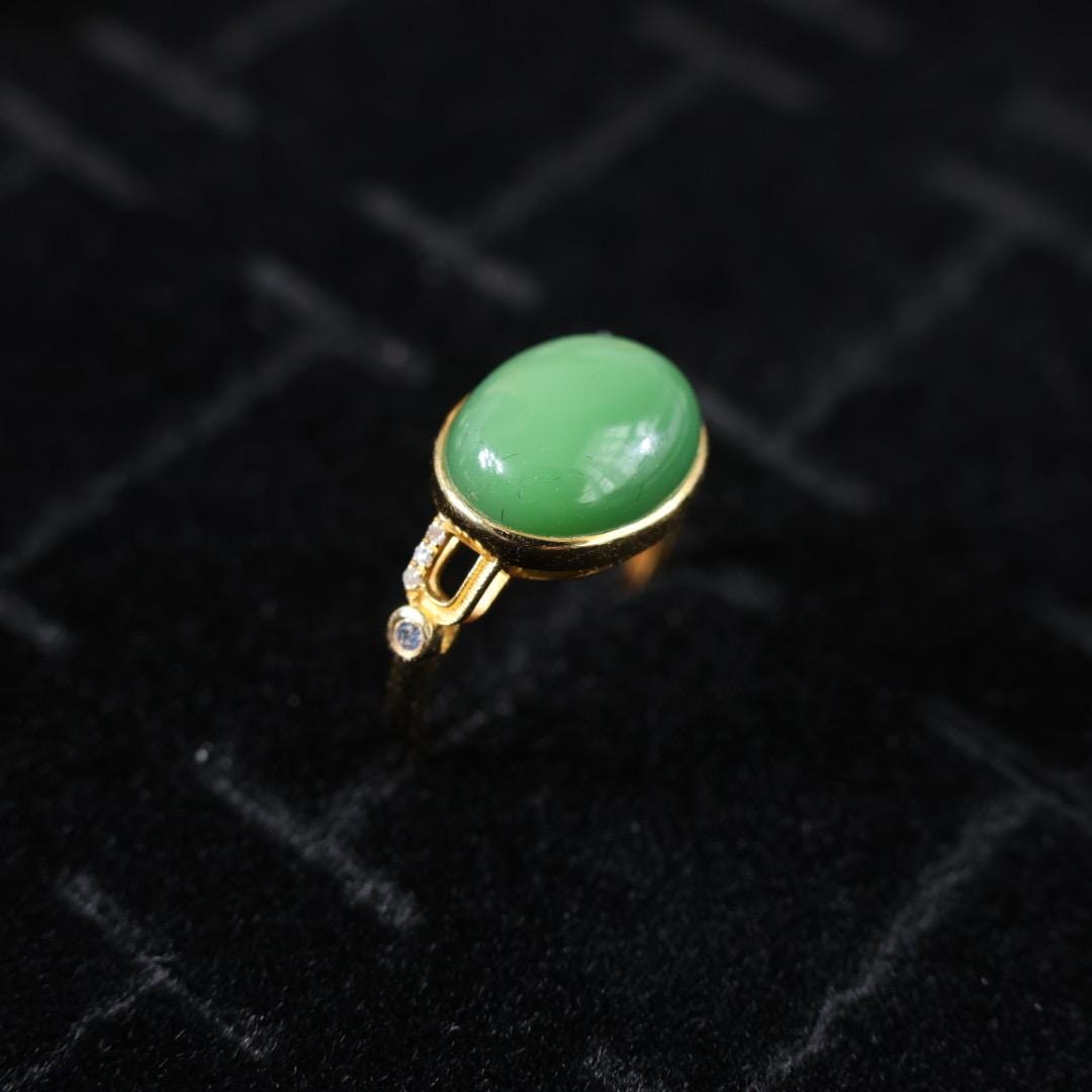 Green nephrite Jade Ring: 18k Gold Band,US Size 5.5