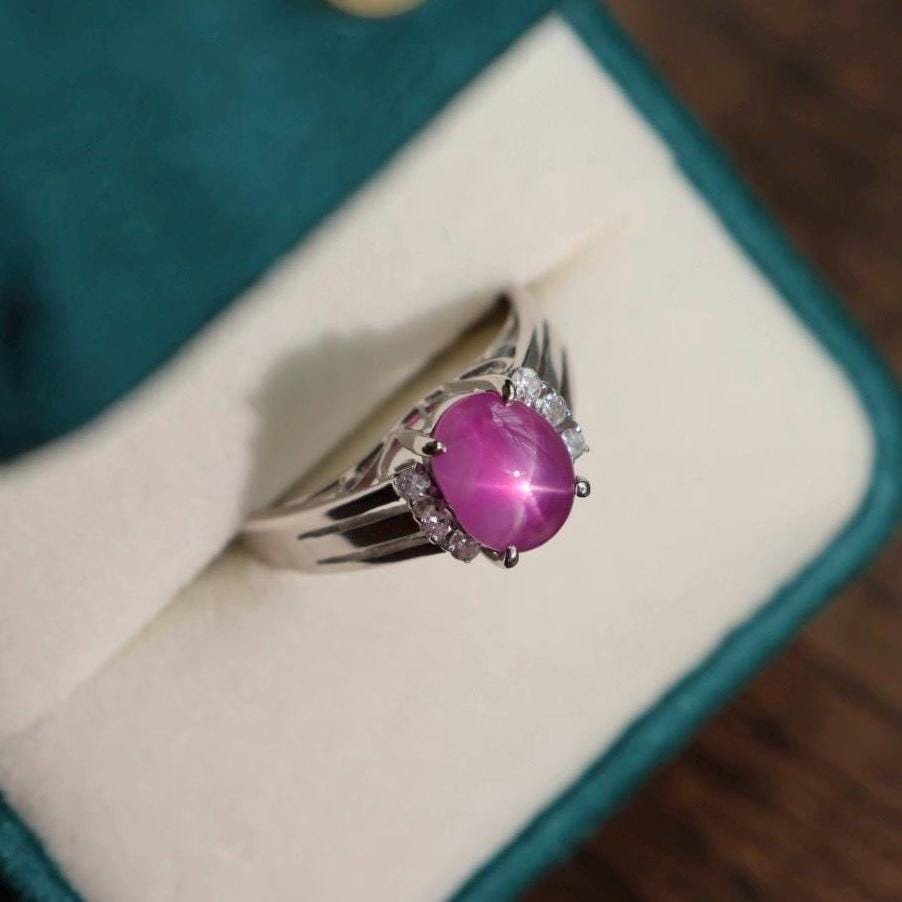 Vintage natural star ruby 18k gold ring size 6.75