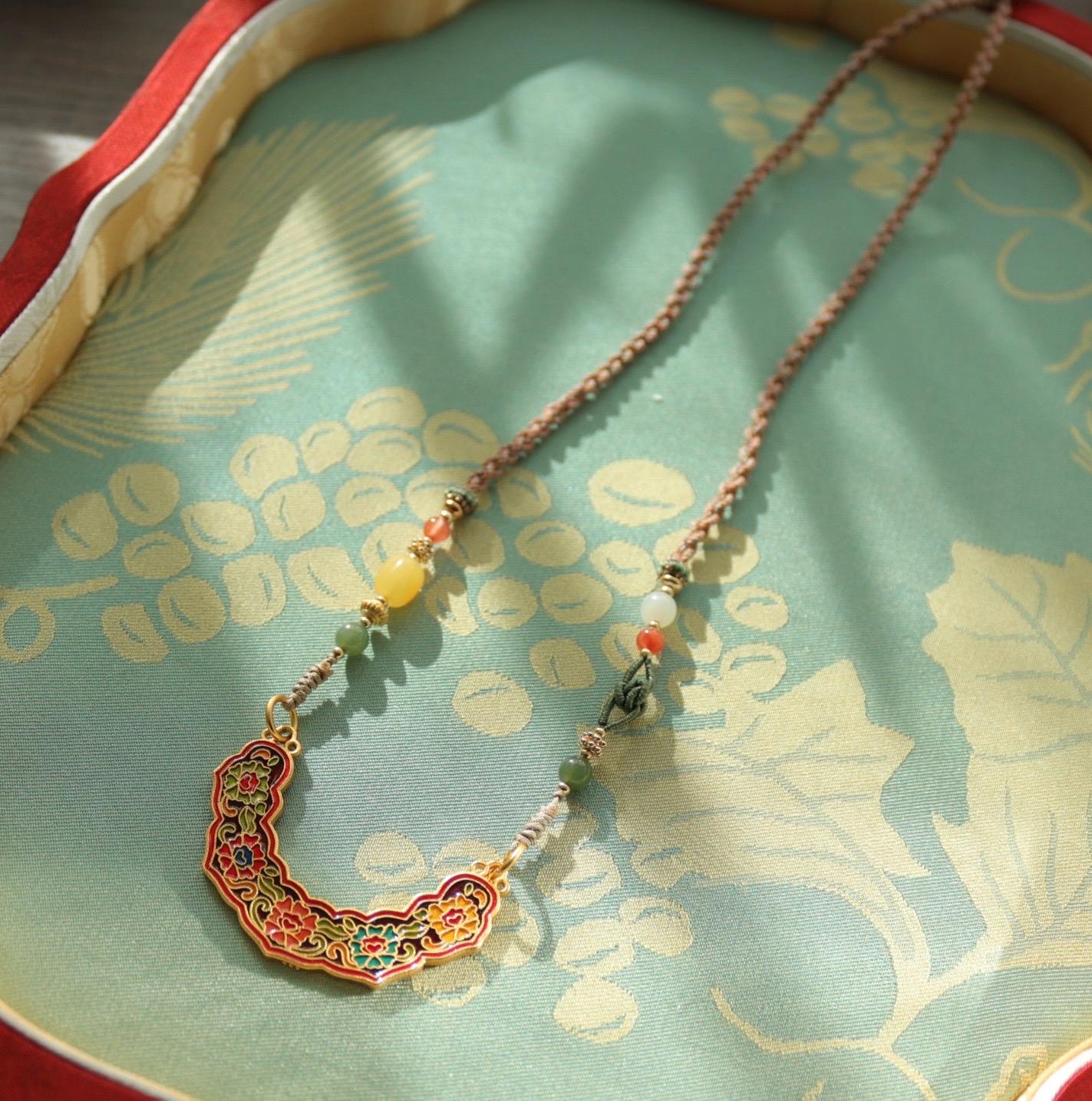 Traditional Chinese Gold Enamel Longevity Lock Pendant Necklace