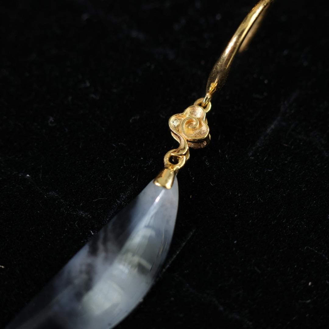 Antique style black and white nephrite nd solid gold earrings 18k