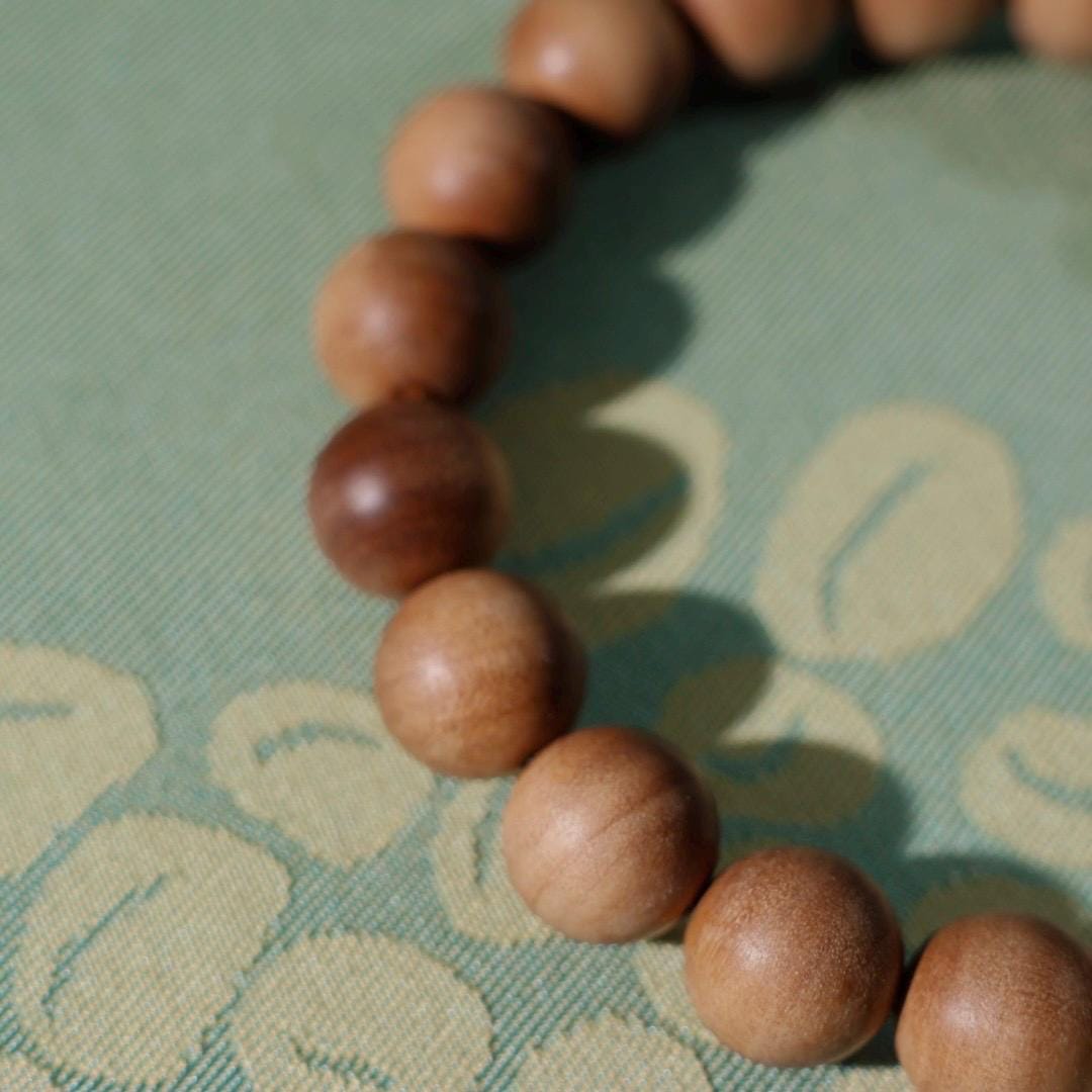 10mm sandalwood with black and white nephrite jade bracelet 老山檀子料青花手串