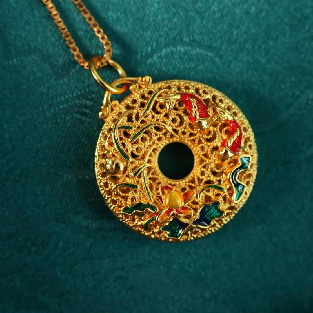 24k gold plated koi and lotus leaf pendant 足金色鱼戏莲甜甜圈吊坠
