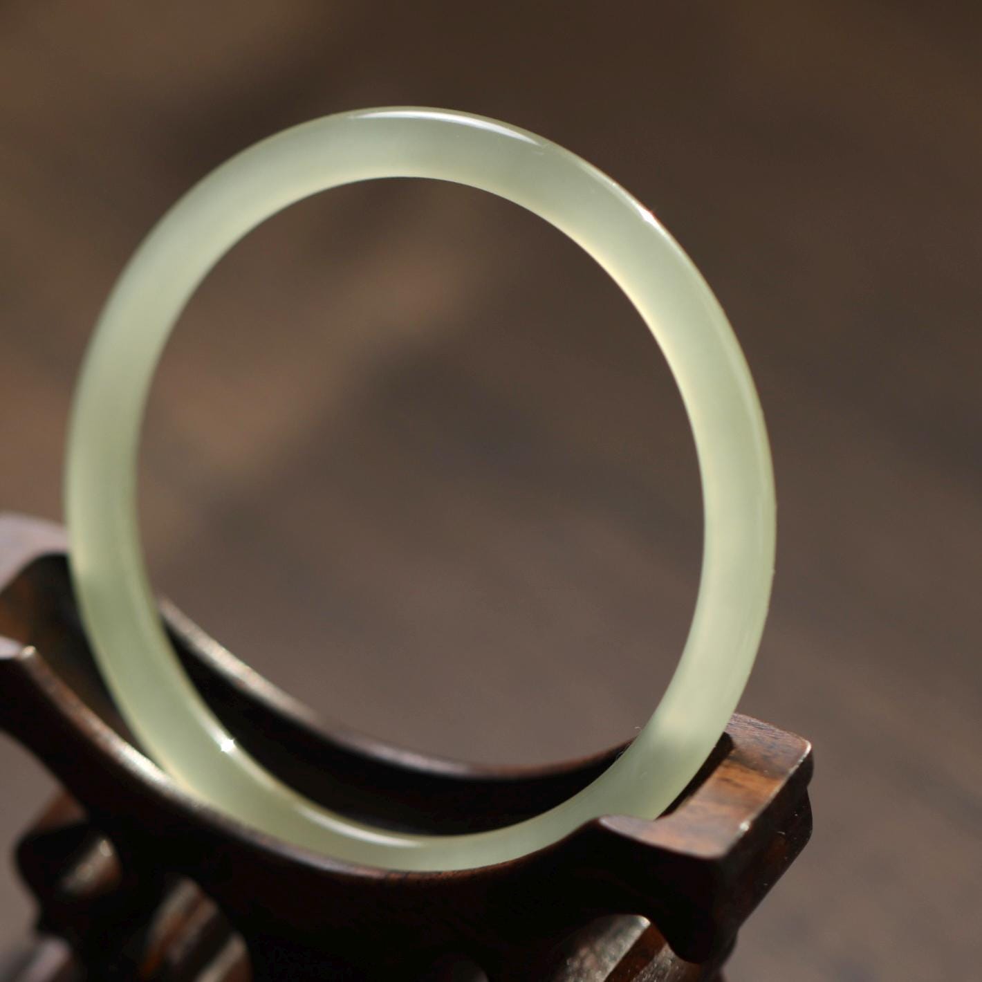 Nephrite Bangle: Light Green 56.7mm