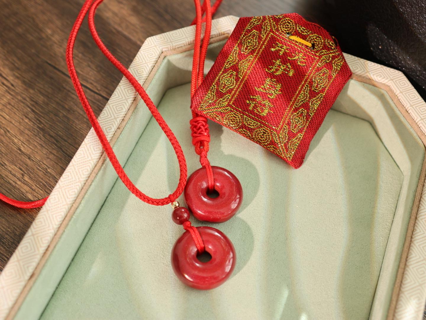 Cinnabar donut pendant | positive energy pendany