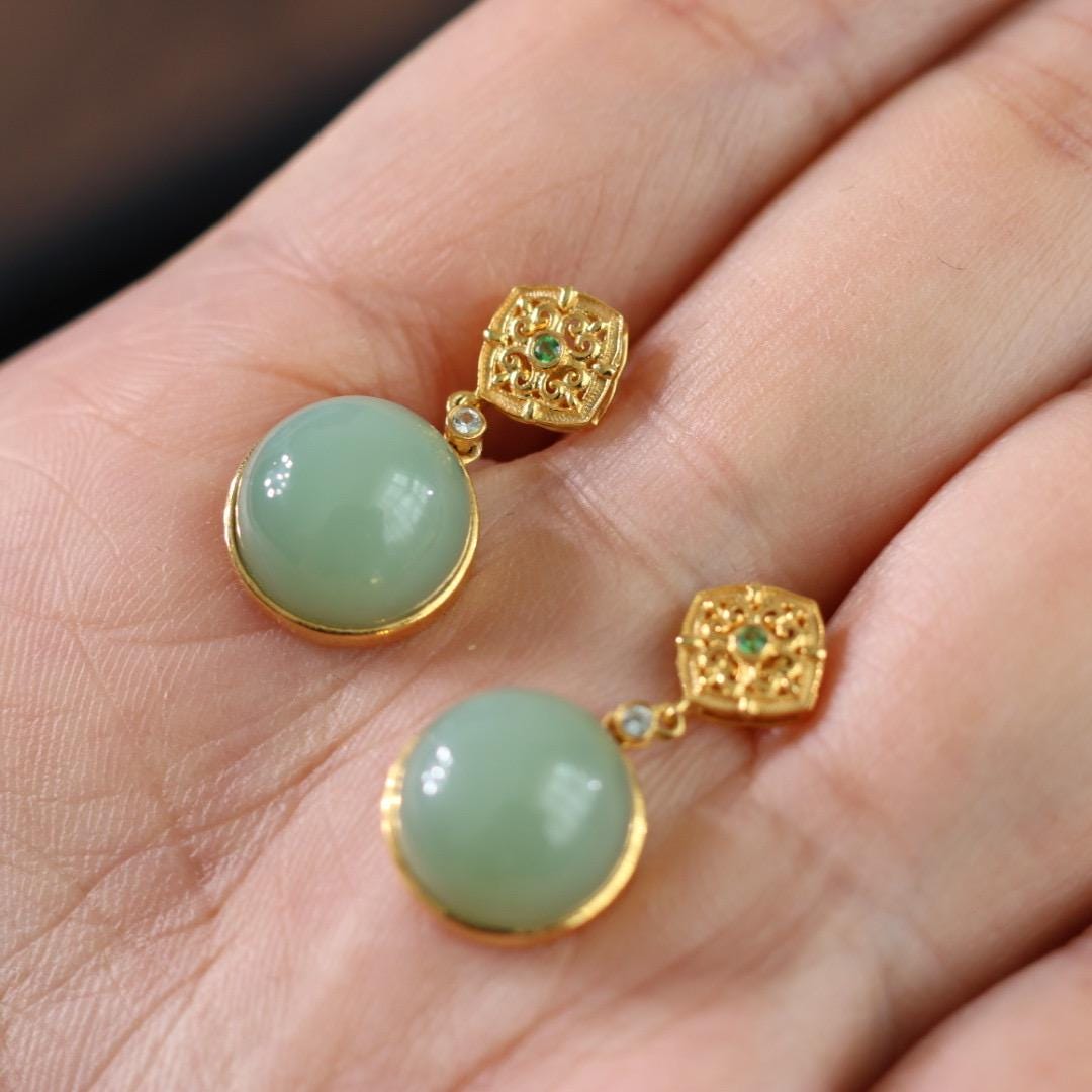Antique style pastel green nephrite and solid gold earrings 18k