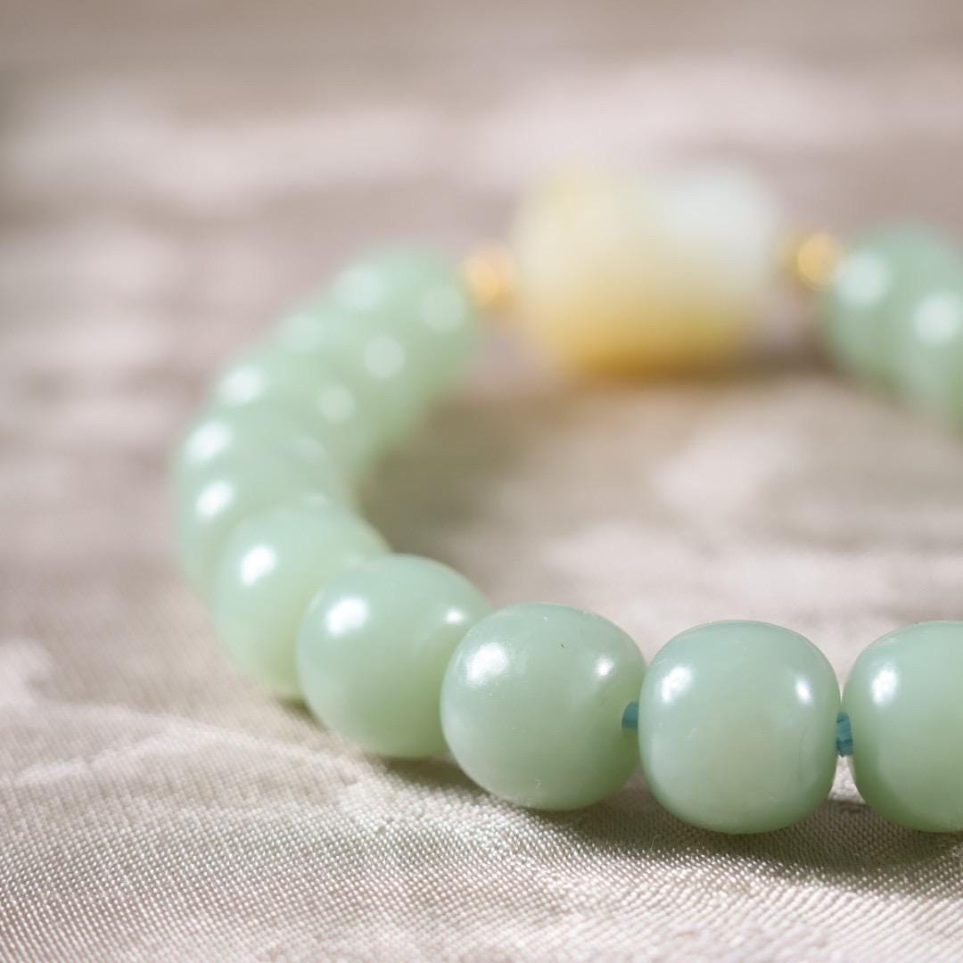 Nephrite Bracelet 10mm Old Fashion Beads