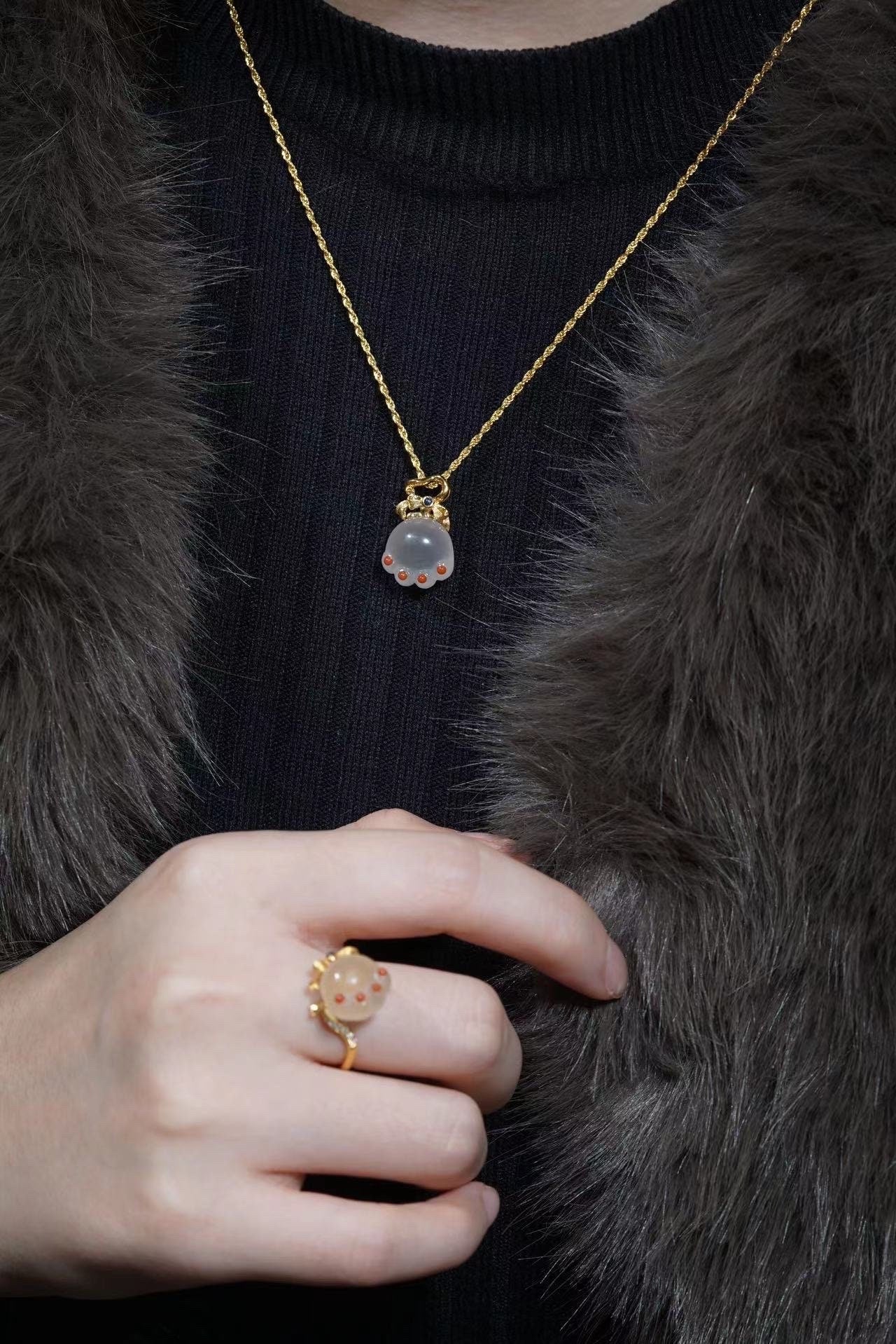 Lychee Agate Cat Paw Jewelry Set: 18k solid Gold, Ruby, Diamond